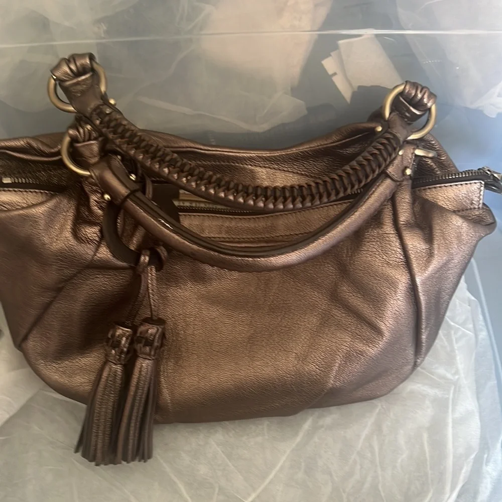Salvatore Ferragamo Bag. Metallic Shoulder Leather Bag.‎